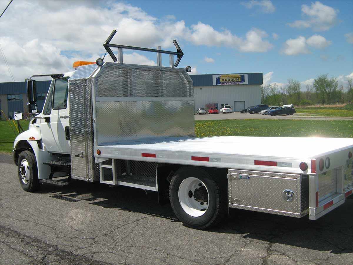 aluminum flatdeck truck